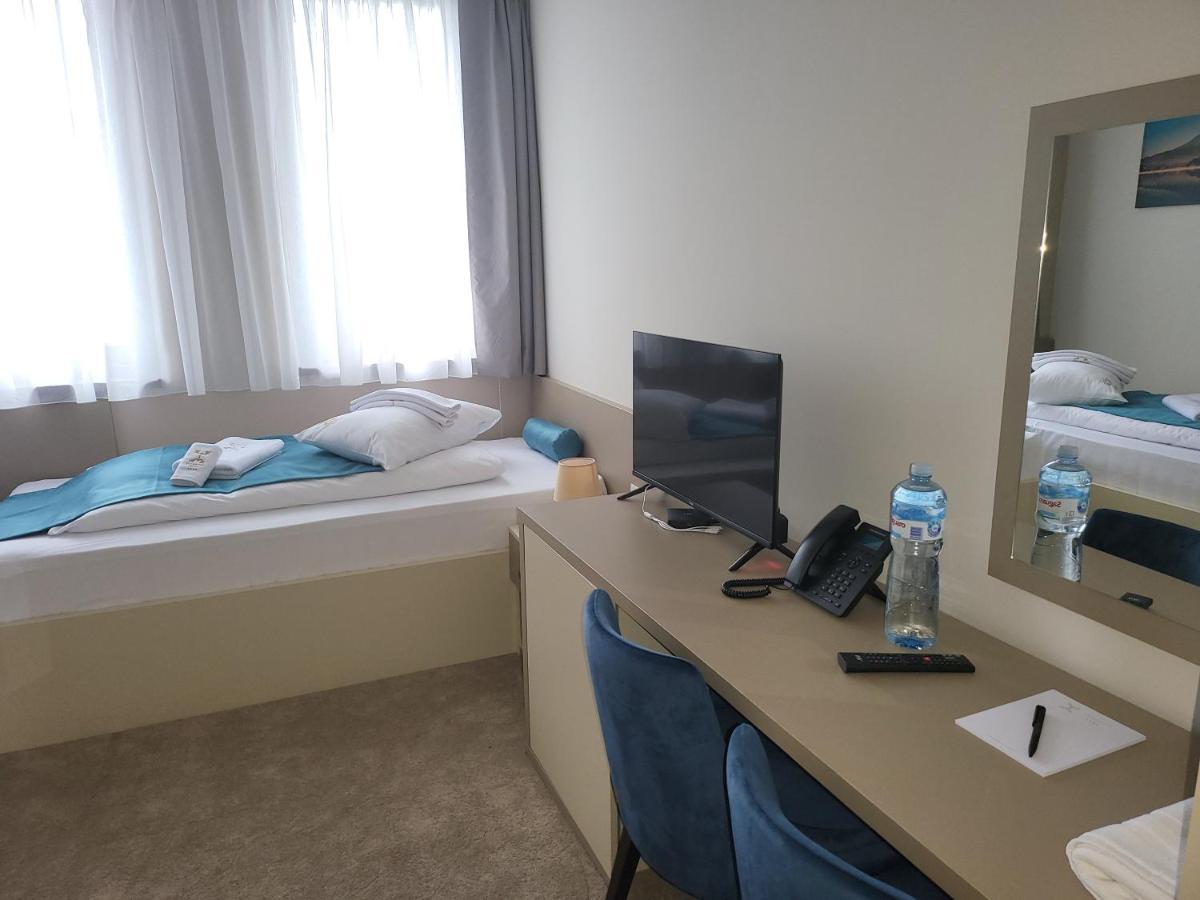 Garni Hotel Imperium Суботица Экстерьер фото